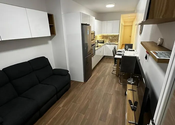 Lilly Joe Maisonette - Gzira Seafront